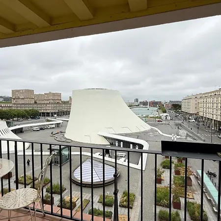Au Design Retro Avec Ascenseur, Balcon Et Vue Panoramique 勒阿弗尔